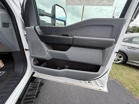 Used 2024 Ford F550 4x4 Regular Cab Super Duty image 19
