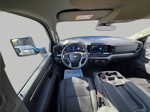 Used 2025 Chevrolet Silverado 3500 LT w/ Convenience Package image 13