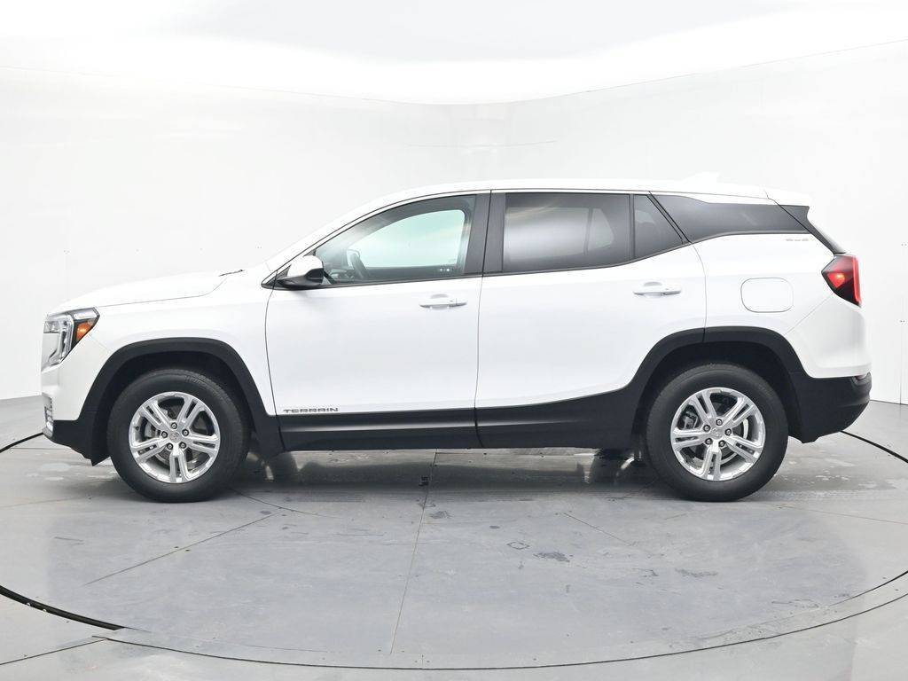 Used 2024 GMC Terrain SLE AWD/4WD image 5
