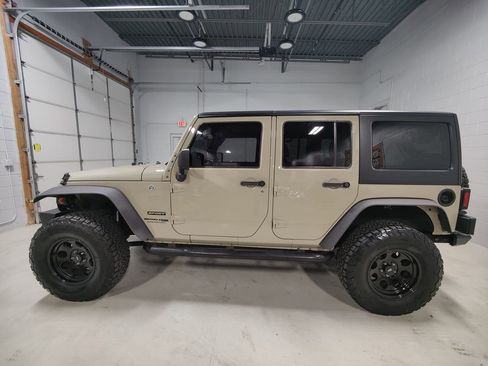 Used 2018 Jeep Wrangler Unlimited Sport S image 19