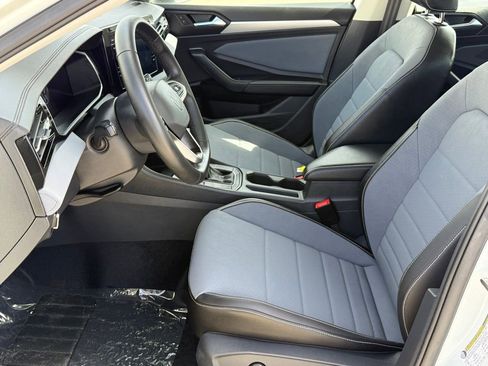 New 2026 Volkswagen Jetta SE image 11