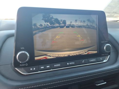 Certified 2023 Nissan Rogue SV FWD image 25