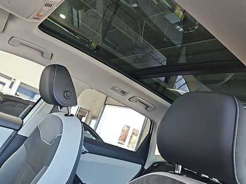 New 2026 Volkswagen Taos SE AWD/4WD image 28