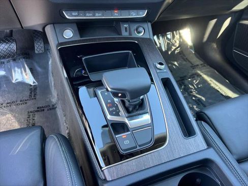 Certified 2025 Audi Q5 2.0T Premium Plus w/ Premium Plus Package AWD/4WD image 33