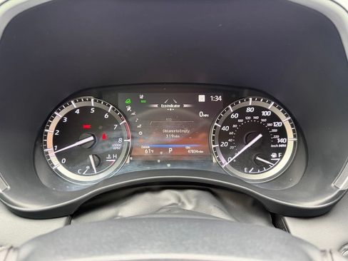 Used 2022 Toyota Highlander XLE AWD/4WD image 19