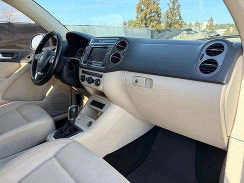 Used 2017 Volkswagen Tiguan S image 19