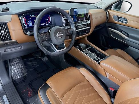 Used 2022 Nissan Pathfinder Platinum w/ Cargo Package image 19