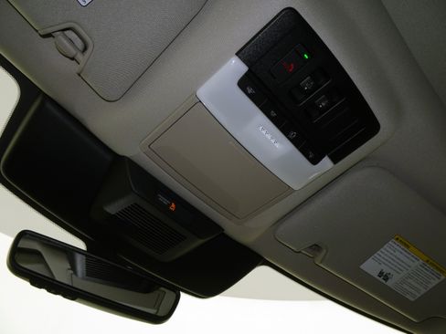 New 2025 Nissan Pathfinder Platinum image 23