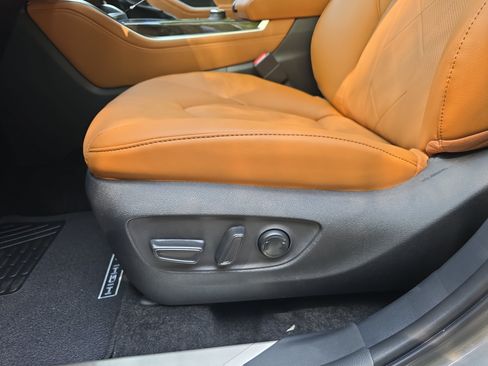 New 2026 Toyota Highlander Platinum AWD/4WD image 31