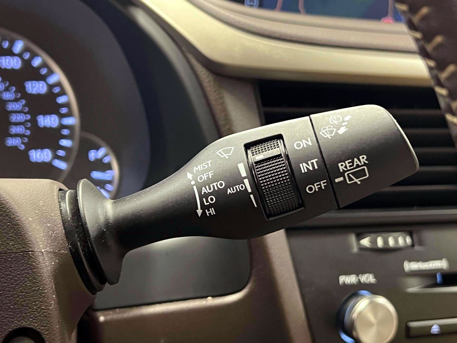 Used 2020 Lexus RX 350L Premium w/ Premium Package AWD/4WD image 24
