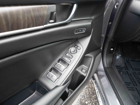 Certified 2022 Honda Accord Touring image 7