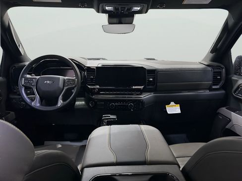 Used 2025 Chevrolet Silverado 1500 ZR2 w/ Technology Package image 15