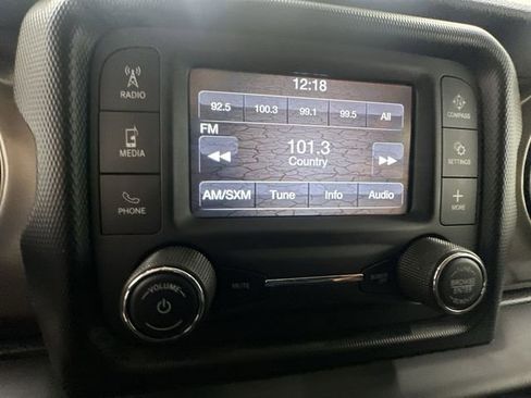 Used 2018 Jeep Wrangler Sport image 13