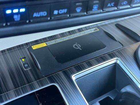 Certified 2023 Toyota Sienna Platinum image 32