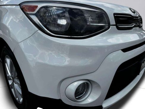 Used 2018 Kia Soul + image 11