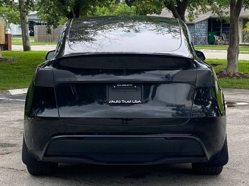 Used 2023 Tesla Model Y AWD image 8