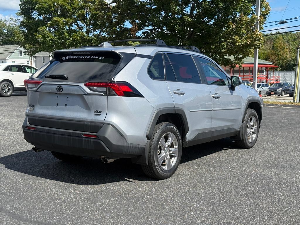 Used 2024 Toyota RAV4 XLE AWD/4WD image 6