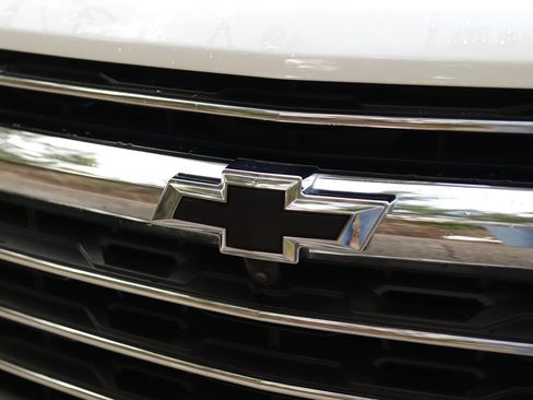 Used 2025 Chevrolet Traverse LT w/ Driver Confidence Package FWD image 36