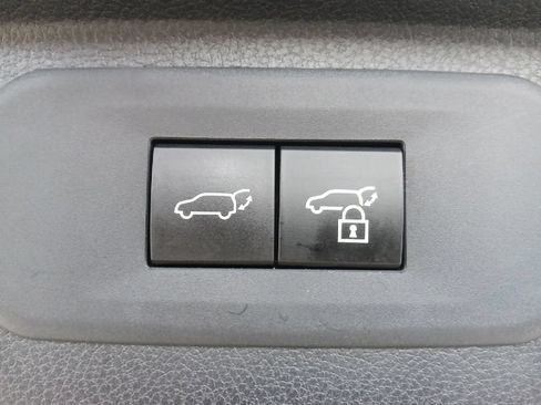 Used 2025 Toyota Grand Highlander AWD image 32