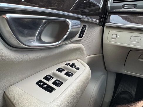 Used 2019 Volvo XC90 T6 Momentum w/ Advanced Package image 44