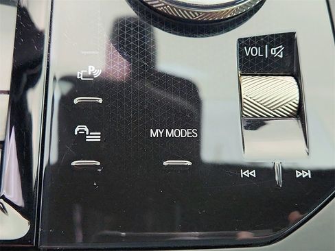 Used 2024 BMW iX xDrive50 image 38