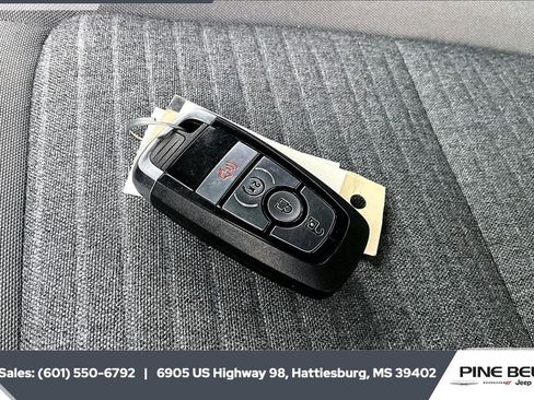 Used 2022 Ford Bronco Outer Banks image 9