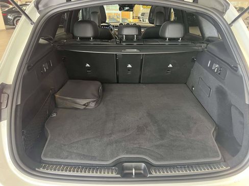 Used 2025 Mercedes-Benz GLC 350e 4MATIC image 8