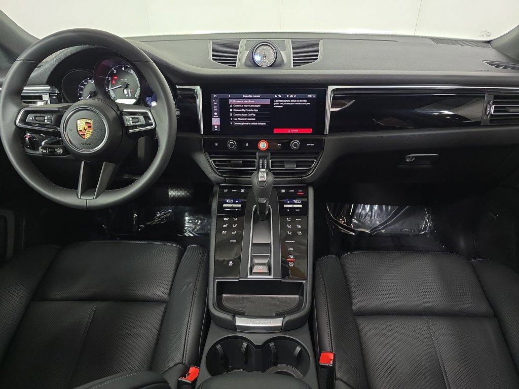 Certified 2026 Porsche Macan AWD/4WD image 13