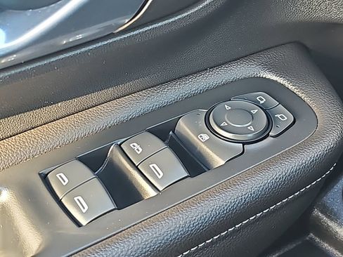 Used 2022 GMC Terrain SLT image 28