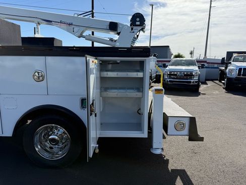 New 2026 Ford F550 4x4 Crew Cab image 15