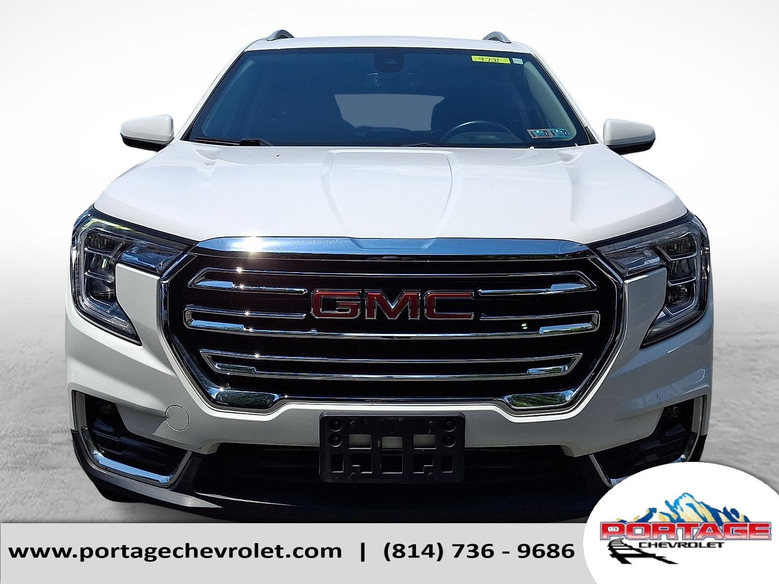 Used 2024 GMC Terrain SLT AWD/4WD image 2