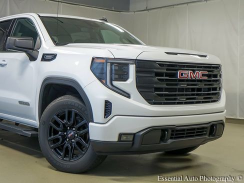 Used 2025 GMC Sierra 1500 Elevation AWD/4WD image 3