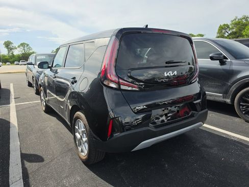 Certified 2025 Kia Soul LX w/ LX Technology Package FWD image 13