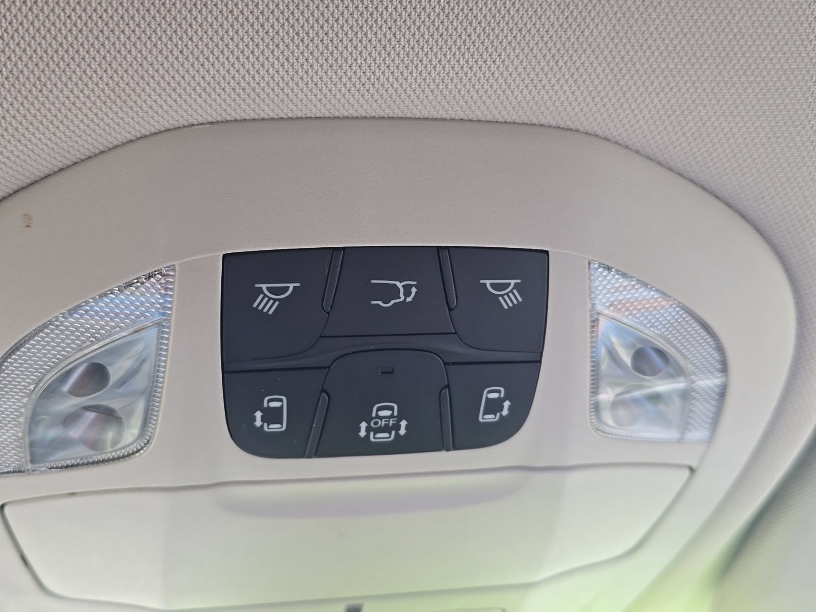 Used 2024 Chrysler Pacifica Limited FWD image 27