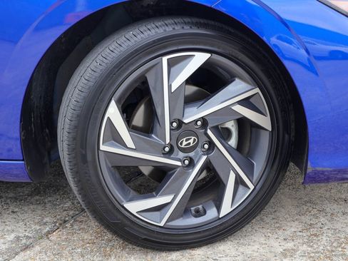 Used 2025 Hyundai Elantra Limited FWD image 27