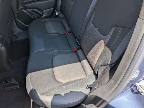 Used 2023 Jeep Renegade Latitude AWD/4WD image 22