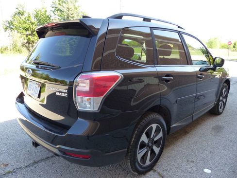 Used 2017 Subaru Forester 2.5i Premium AWD/4WD image 12