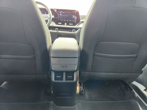Used 2026 Chevrolet Equinox LT FWD image 13