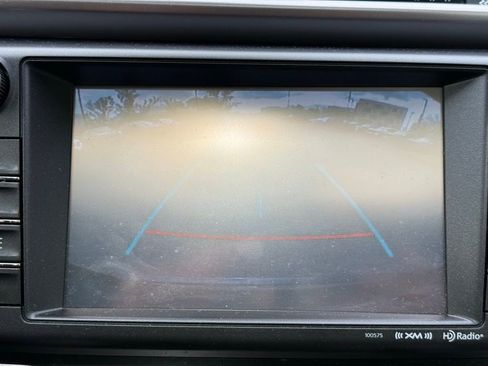 Used 2018 Toyota RAV4 Limited AWD/4WD image 11