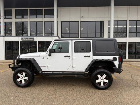 Used 2015 Jeep Wrangler Unlimited Sahara w/ Dual Top Group image 7