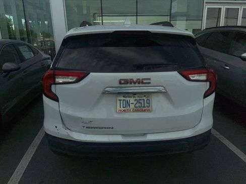 Used 2022 GMC Terrain SLE w/ Driver Convenience Package FWD image 9