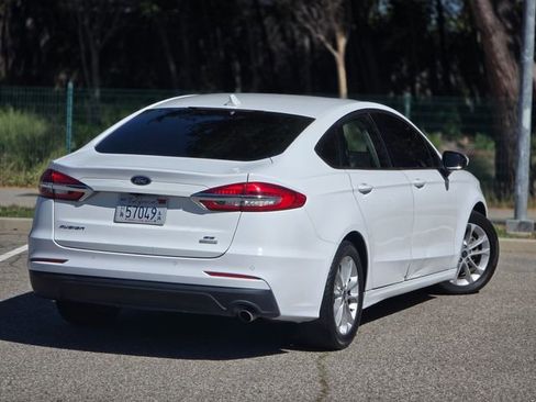 Used 2020 Ford Fusion SE image 9