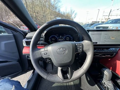 Used 2025 Toyota Camry XSE image 13