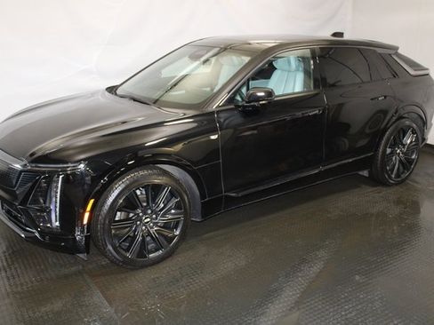 Certified 2024 Cadillac Lyriq Sport image 2