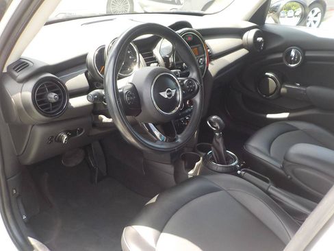 Used 2016 MINI Cooper 4-Door Hardtop FWD image 10