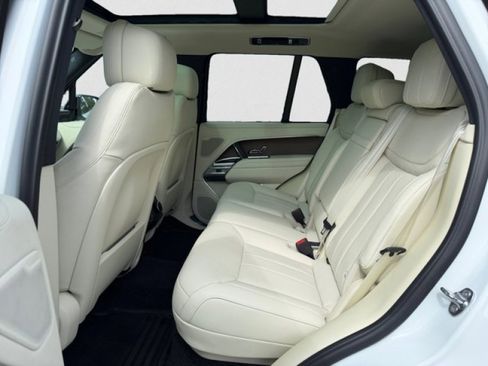 Certified 2025 Land Rover Range Rover SE AWD/4WD image 18