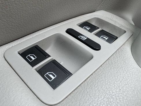 Used 2015 Volkswagen Passat 1.8T SE image 13