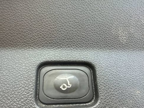 Used 2014 Ford Explorer XLT w/ Equipment Group 202A AWD/4WD image 10