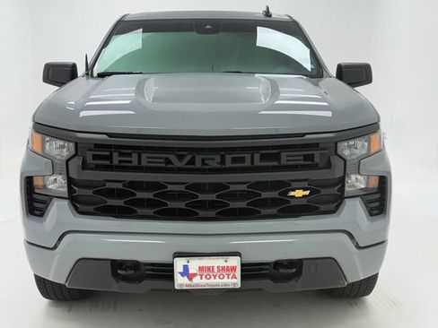 Used 2024 Chevrolet Silverado 1500 Custom image 3