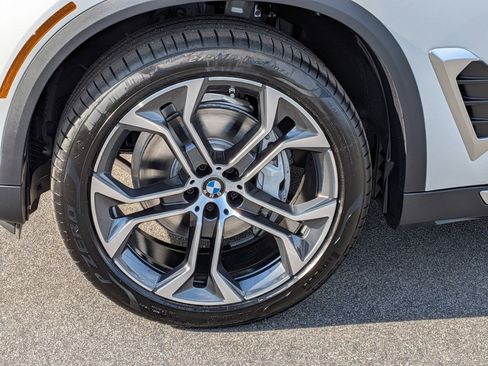 New 2026 BMW X5 xDrive40i w/ Climate Comfort Package image 10